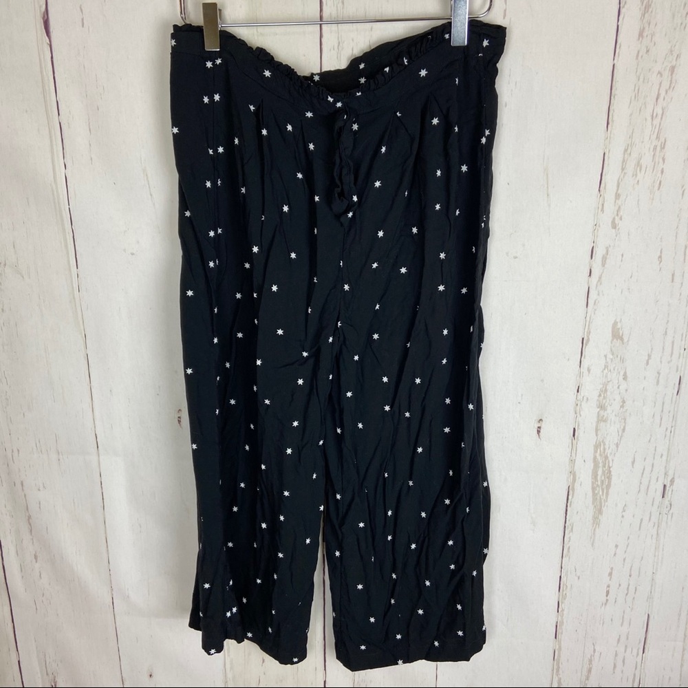1901 | Black Novelty Star Crop Sleep Pants